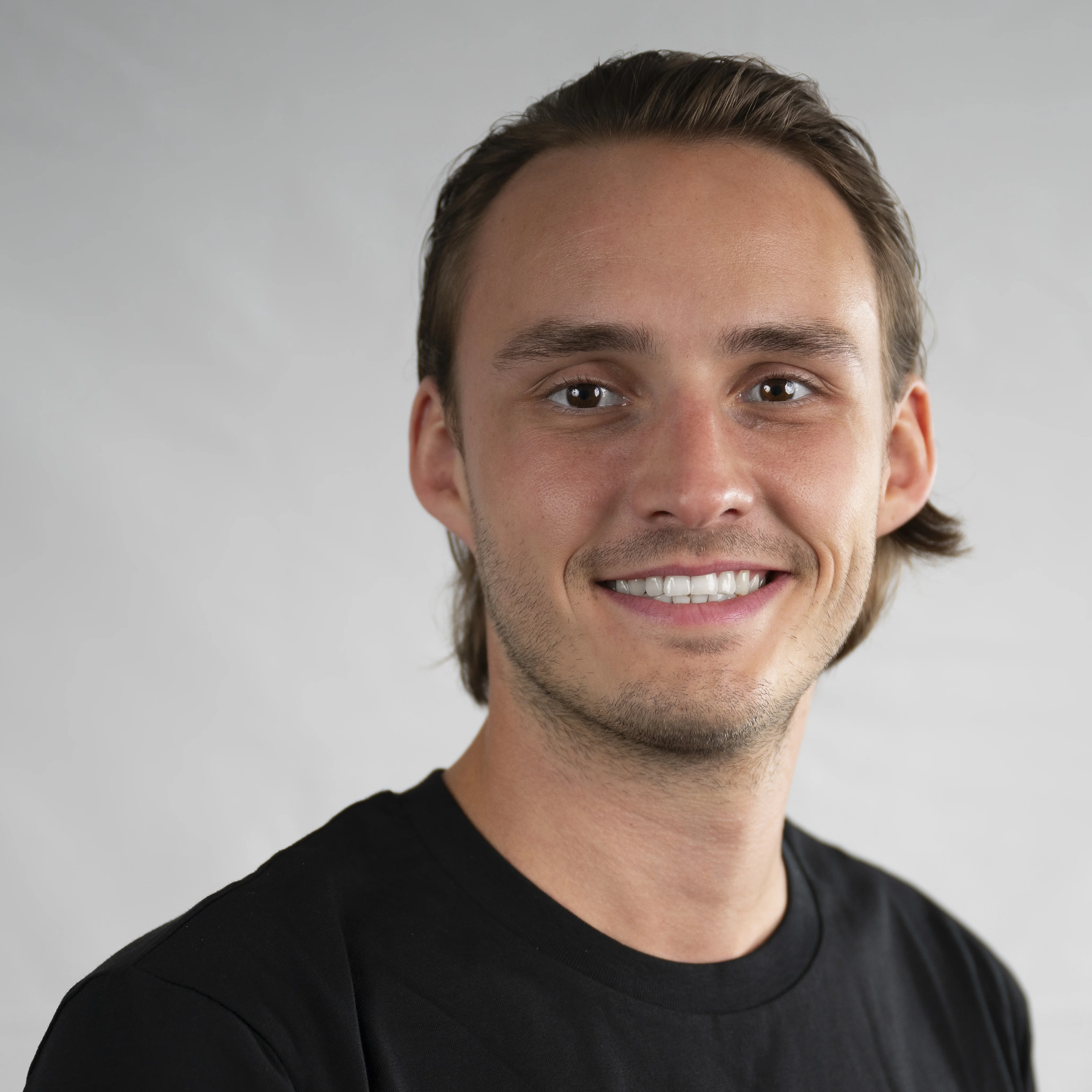 Portrait Tom Brucker
